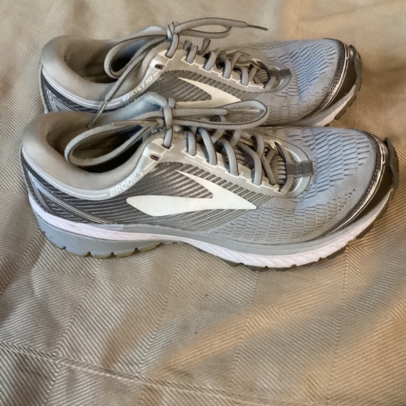 Brooks Ghost 10 Women’s Athletic Shoes sz 9B - Picture 1 of 5